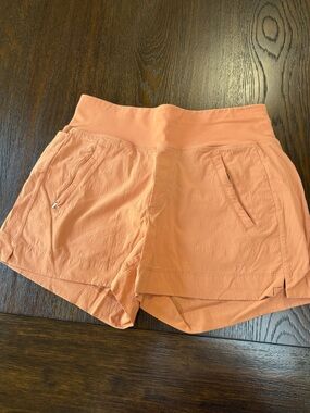 Athleta Peach Women's Athletic Shorts
